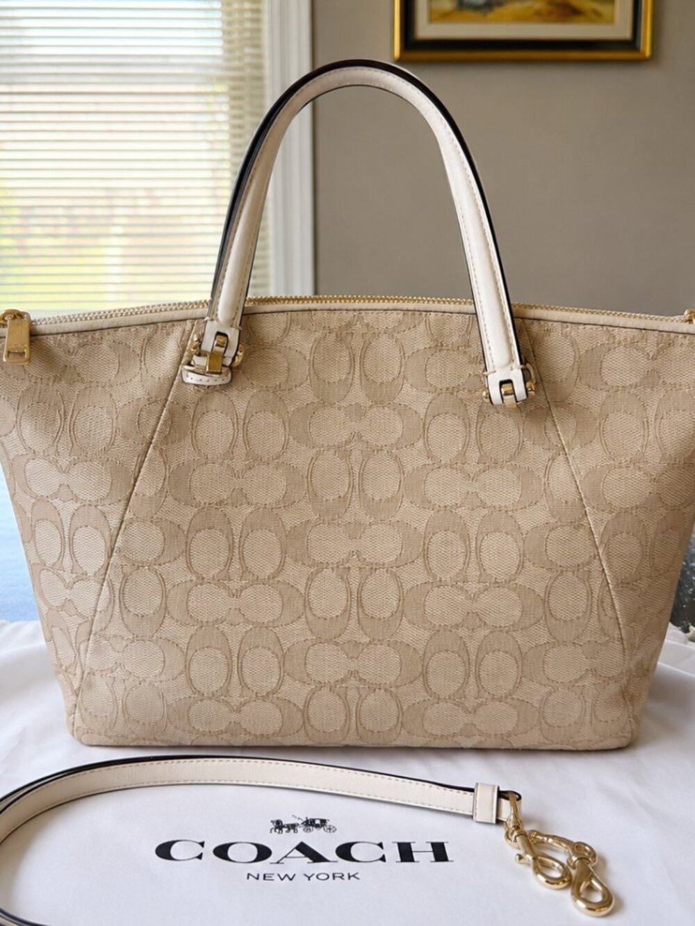 Coach City Zip Tote / Crossbody Bag Beige Signature Canvas & White Leather EUC - Picture 2 of 5